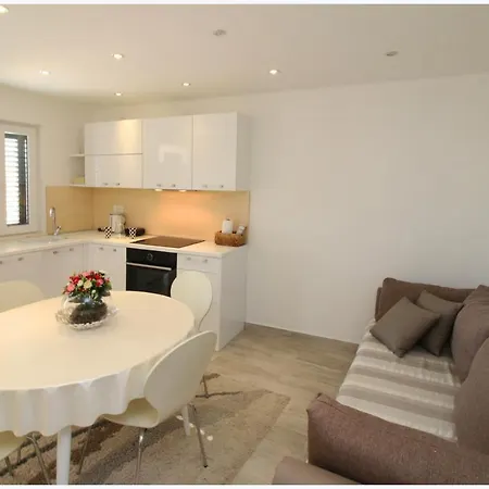 בית נופש Ante פרימוסטן