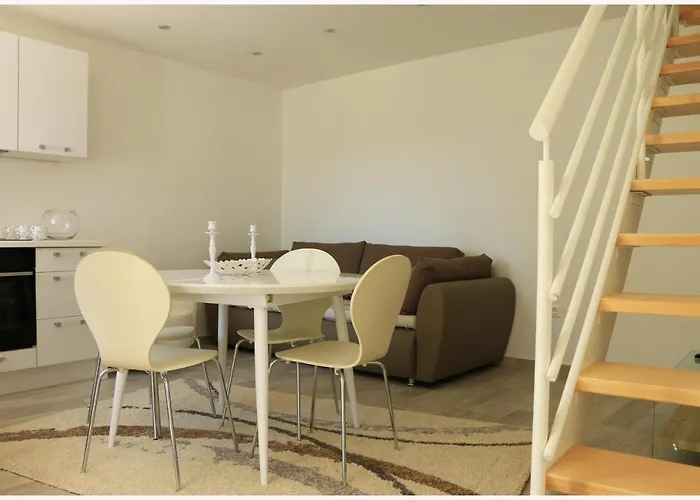 別荘 Ante プリモシュテン